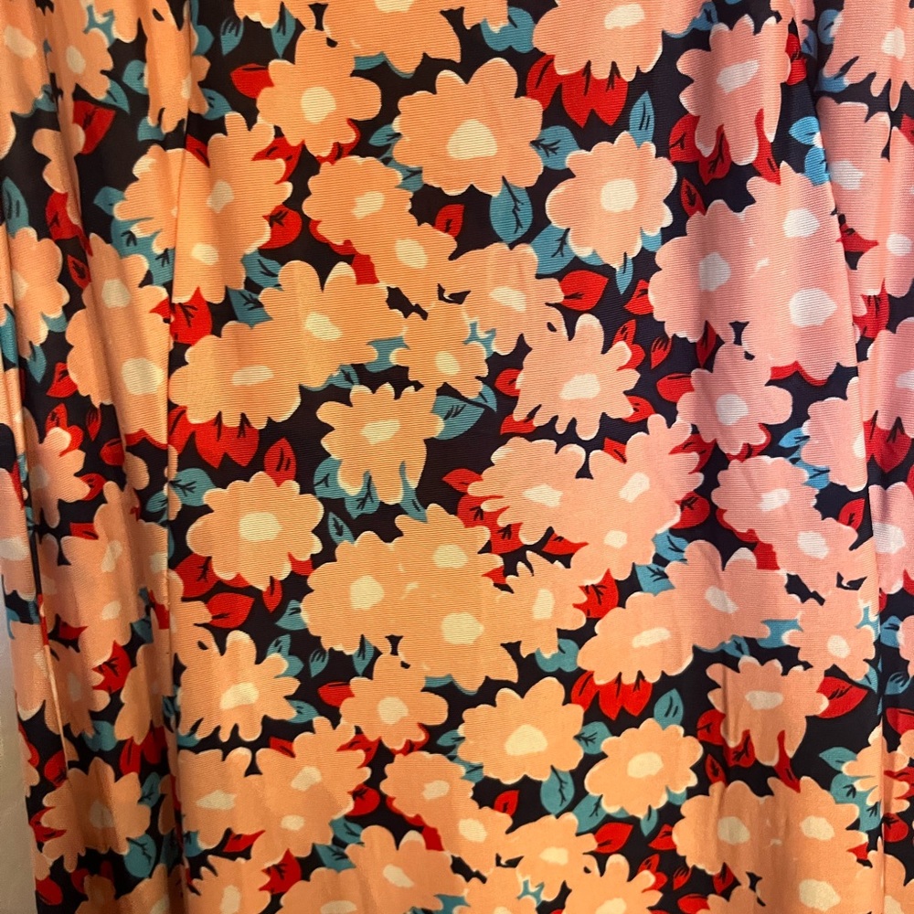 Floral maxi dress w great colors & shark bite hem - Picture 5 of 6